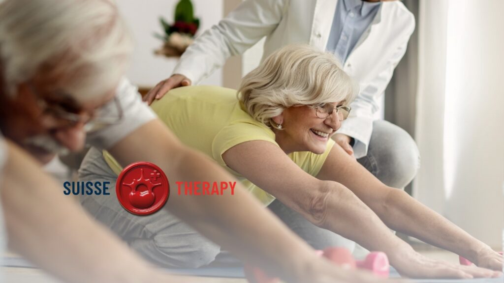 Ältere Frauen bei einer Therapieübung.